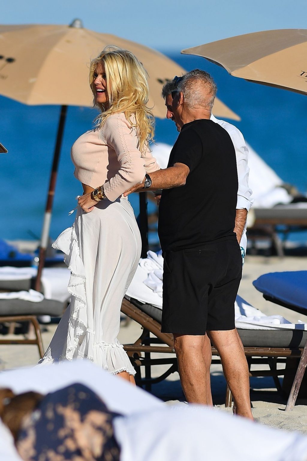 Leggy Victoria Silvstedt Hits Miami Beach (99 Photos)