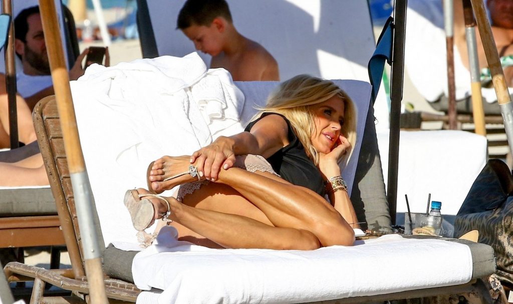 Victoria Silvstedt Bares Her Assets While Kicking Back with Friends in Miami Beach (56 Photos)
