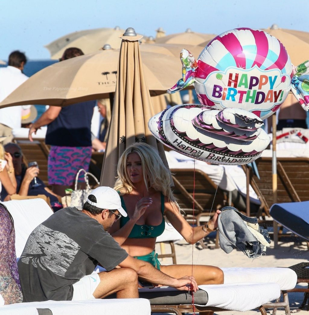 Victoria Silvstedt Celebrates a Friend’s Birthday in Miami Beach (105 Photos)