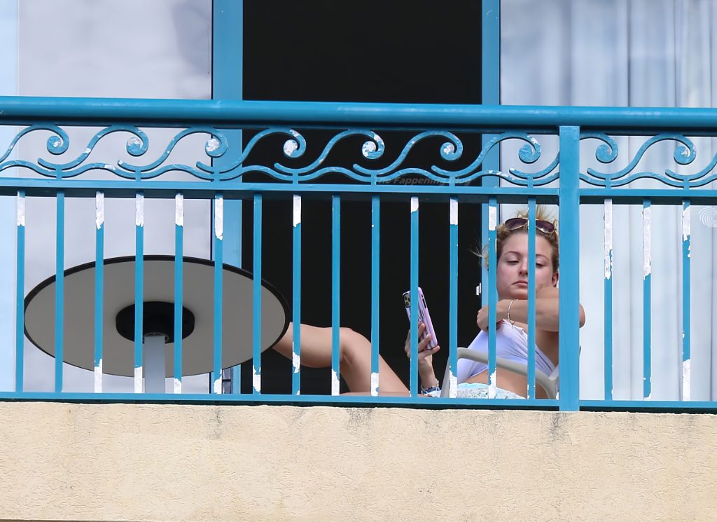 Zara Holland Enjoys the Sun on her Balcony in Barbados (121 Photos)