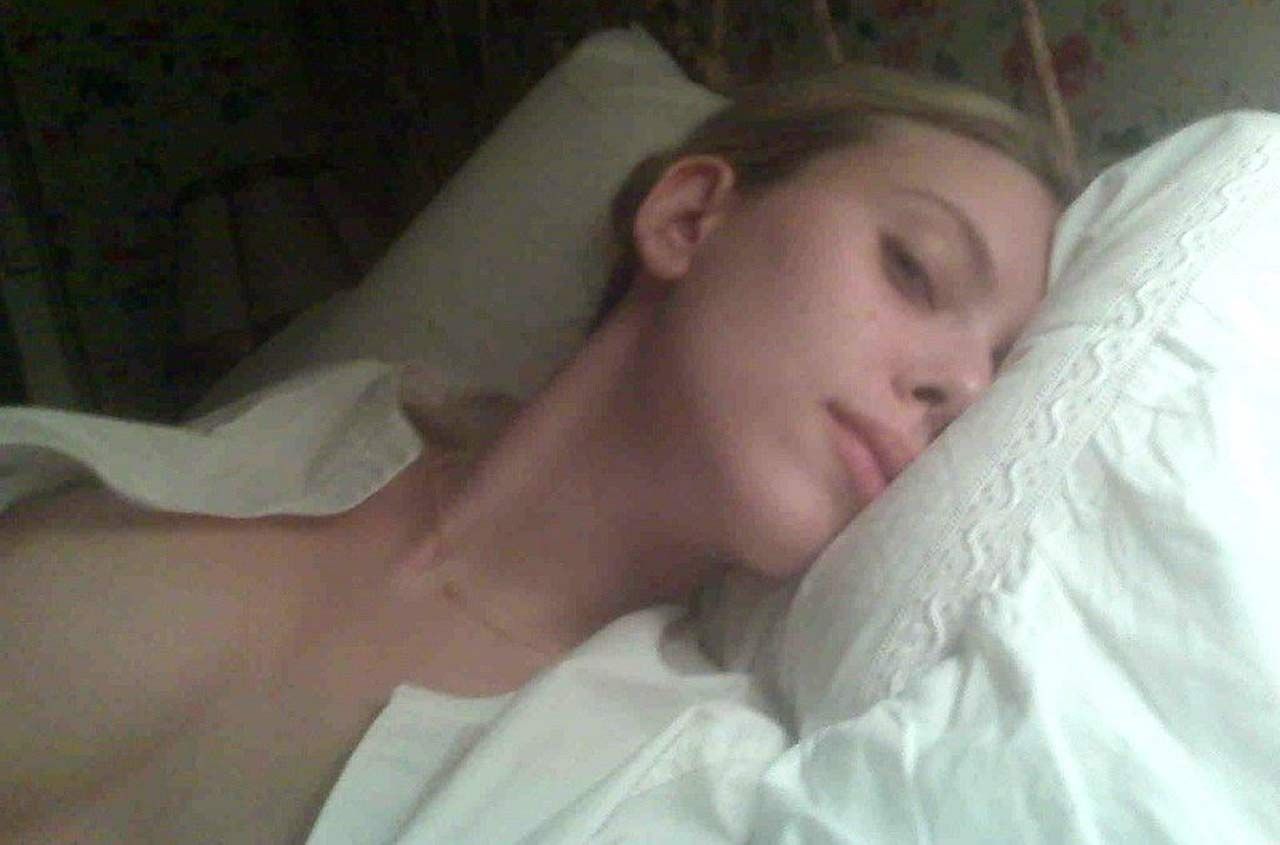 0128033028626_002_01-Scarlett-Johansson-Nude-Naked-Leaked-thefappeningblog.com_.jpg