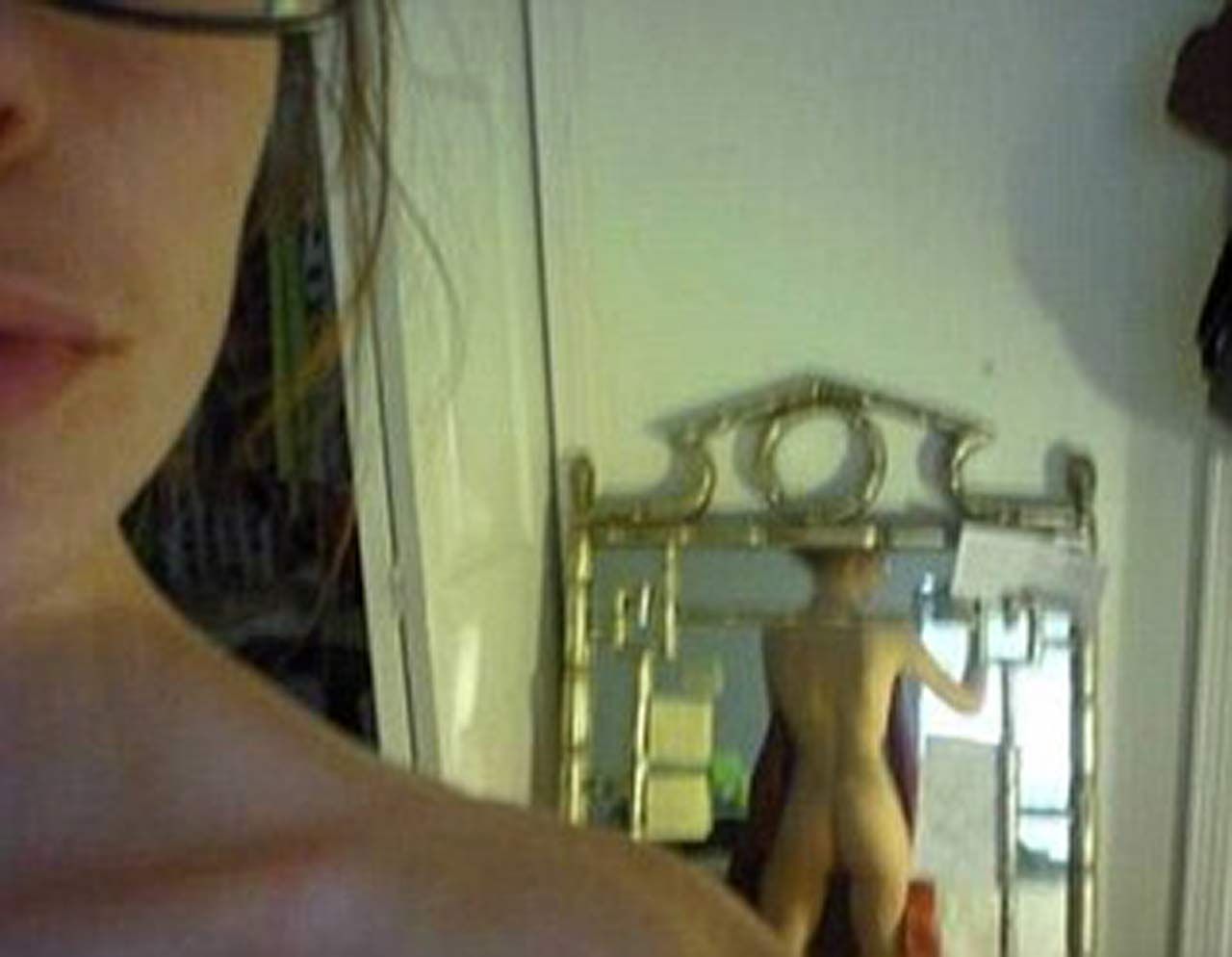 0128033028626_005_03-Scarlett-Johansson-Nude-Naked-Leaked-thefappeningblog.com_.jpg