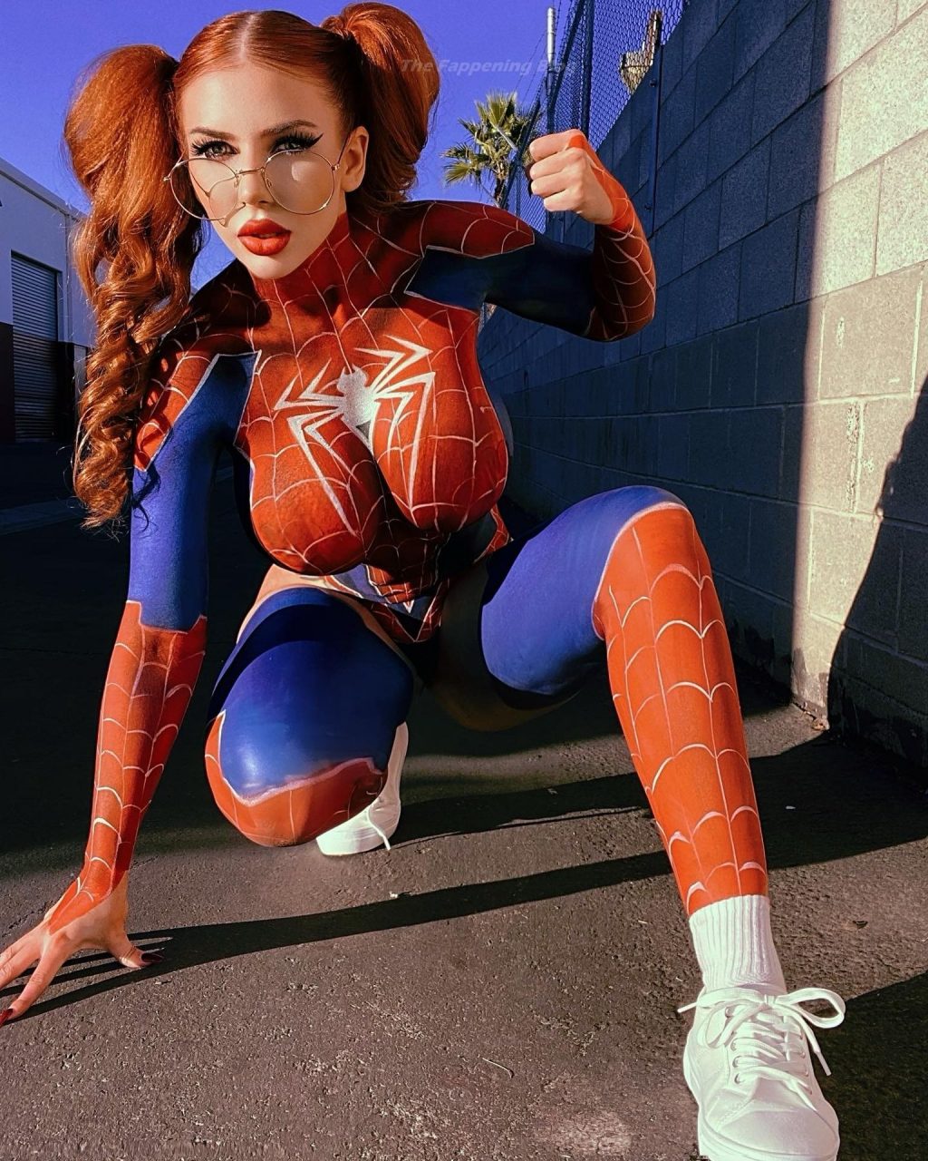 Amanda Nicole Transforms Into Real-life Spider Babe (17 Photos)