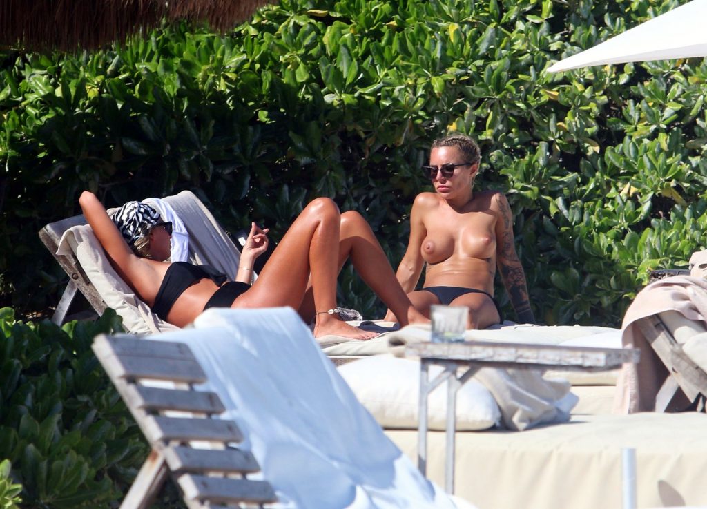 Blanka Lipinska Shows Off Her Nude Tits Enjoying the Beach Day in Mexico (62 Photos)