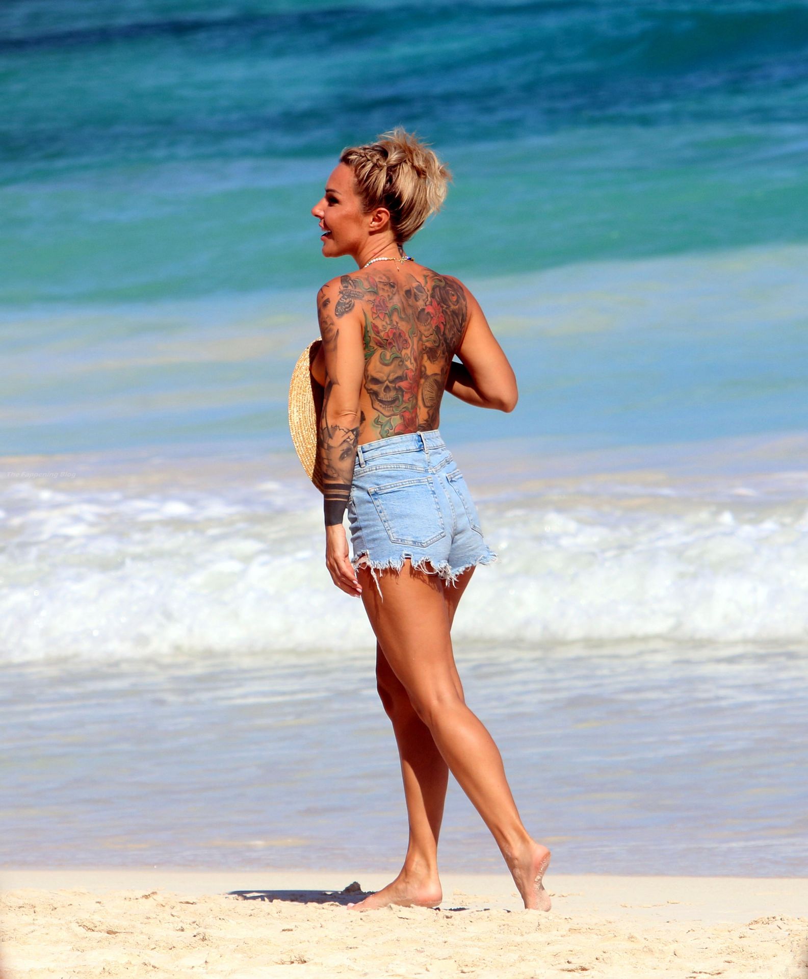 Blanka Lipinska Shows Off Her Nude Tits Enjoying the Beach Day in Mexico (6...