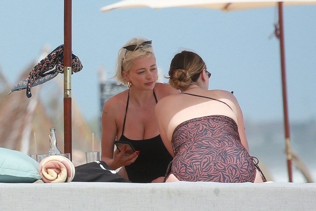 Caroline Vreeland Rocks a Black Swimsuit While Enjoying a Beach Day in Mexico (32 Photos)
