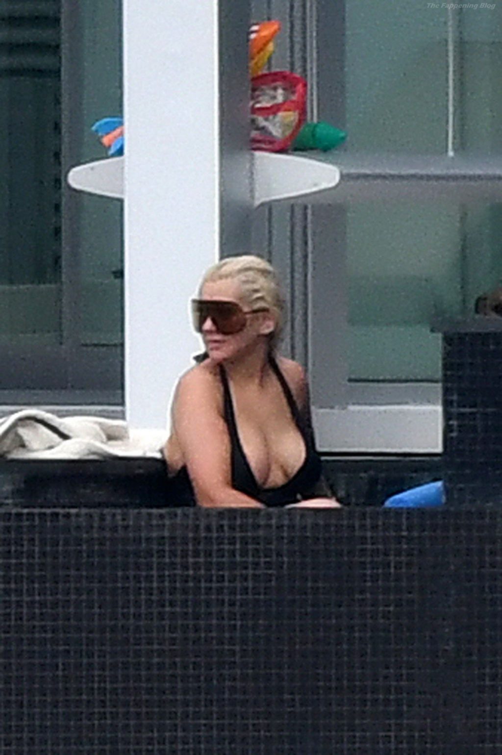 Christina Aguilera Takes a Dip in the pool Between Recording Sessions in Miami (86 Photos)