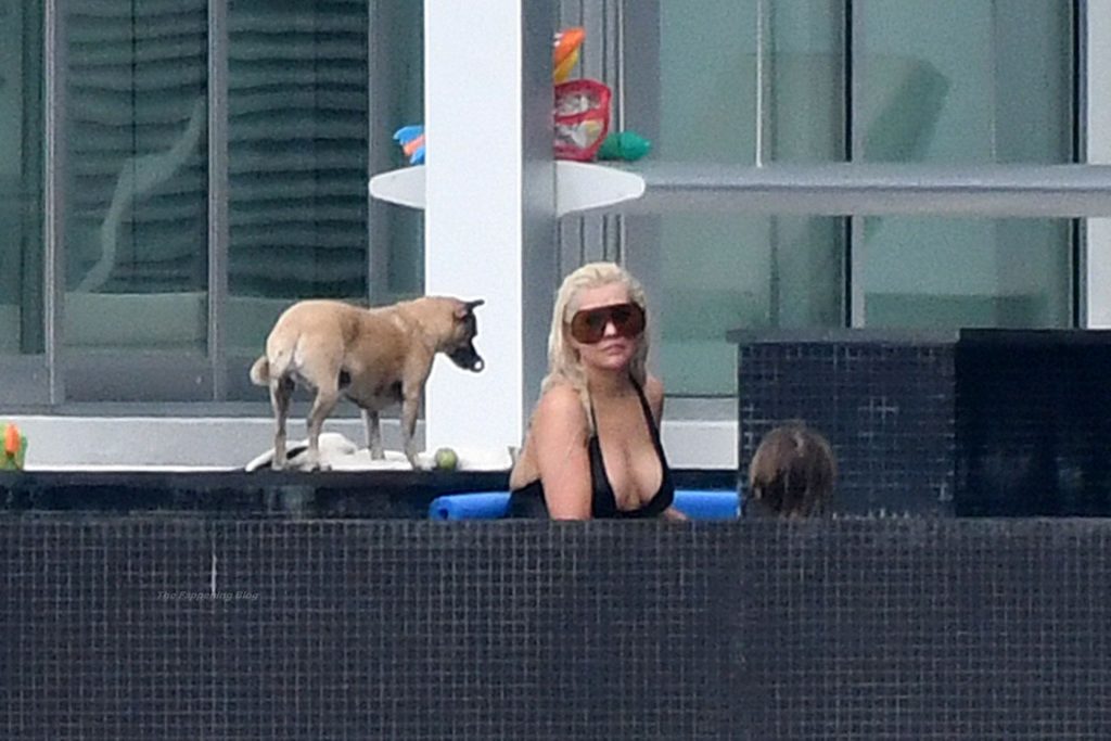 Christina Aguilera Takes a Dip in the pool Between Recording Sessions in Miami (86 Photos)