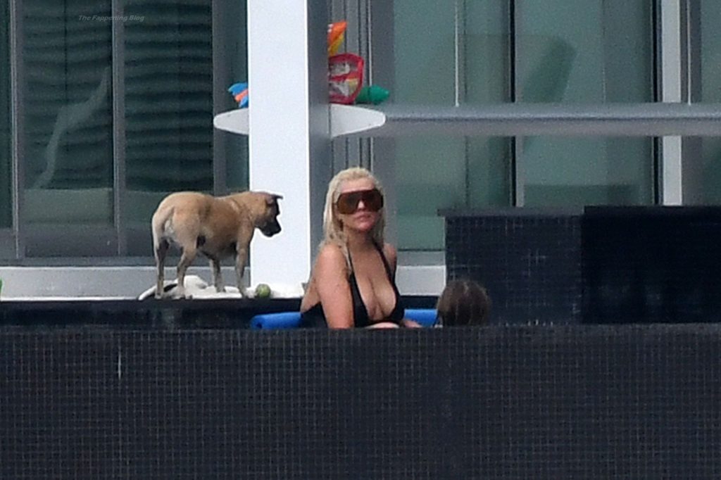 Christina Aguilera Takes a Dip in the pool Between Recording Sessions in Miami (86 Photos)