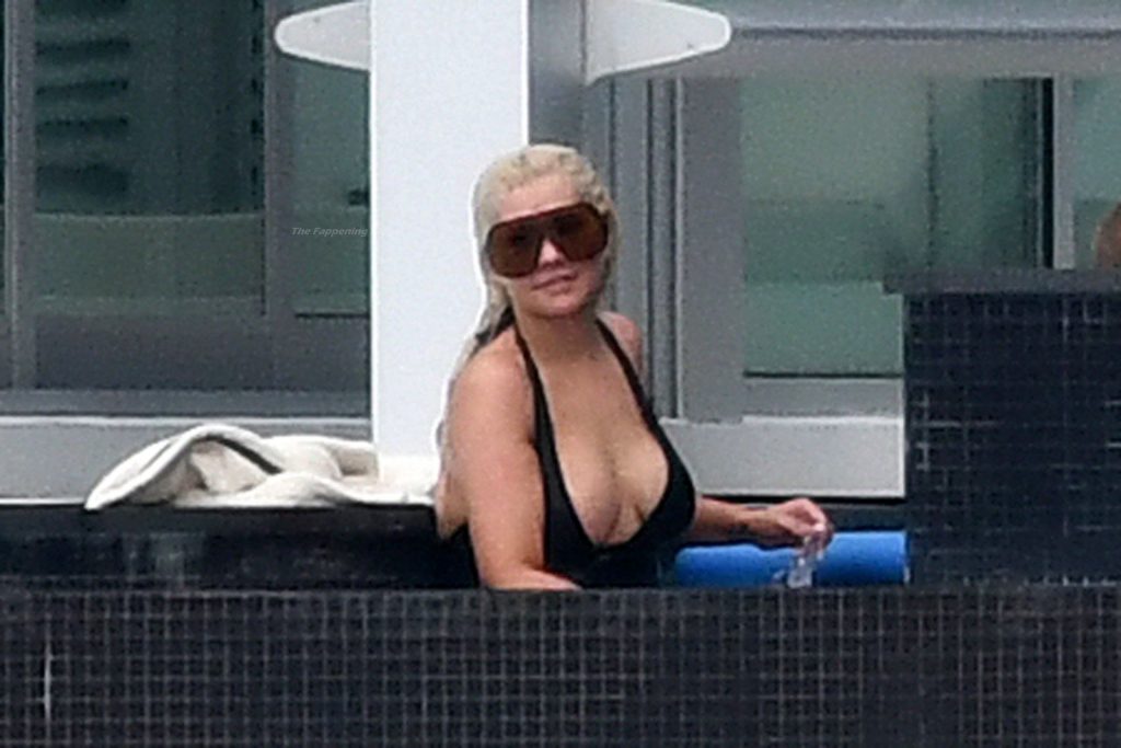 Christina Aguilera Takes a Dip in the pool Between Recording Sessions in Miami (86 Photos)