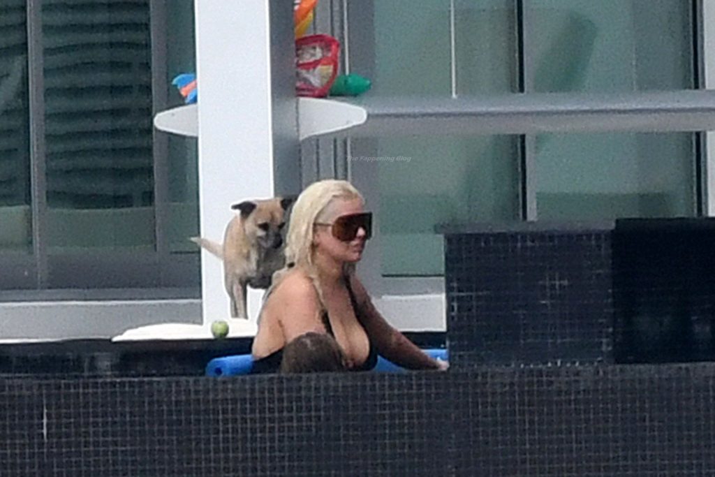 Christina Aguilera Takes a Dip in the pool Between Recording Sessions in Miami (86 Photos)