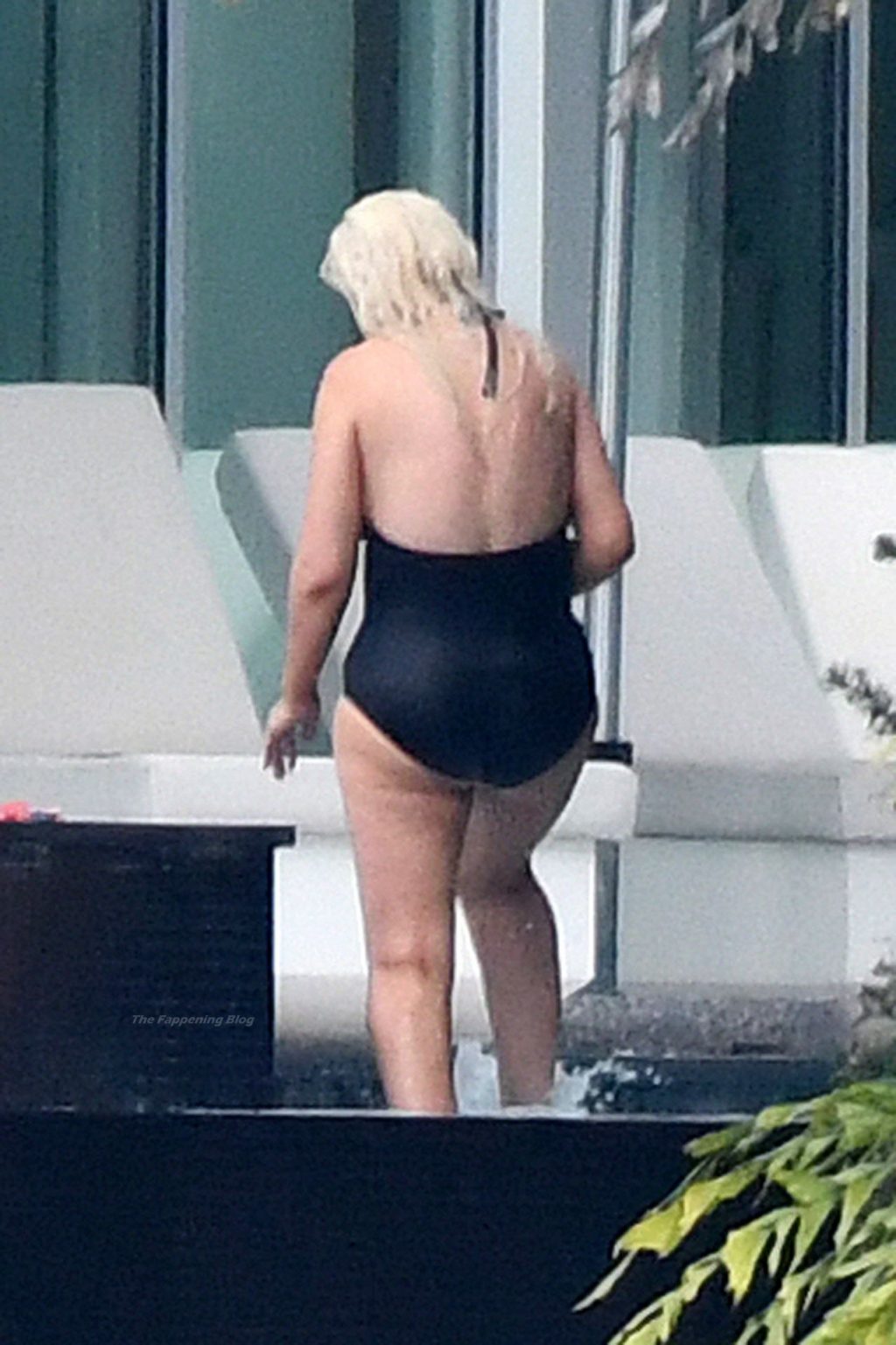 Christina Aguilera Takes a Dip in the pool Between Recording Sessions in Miami (86 Photos)