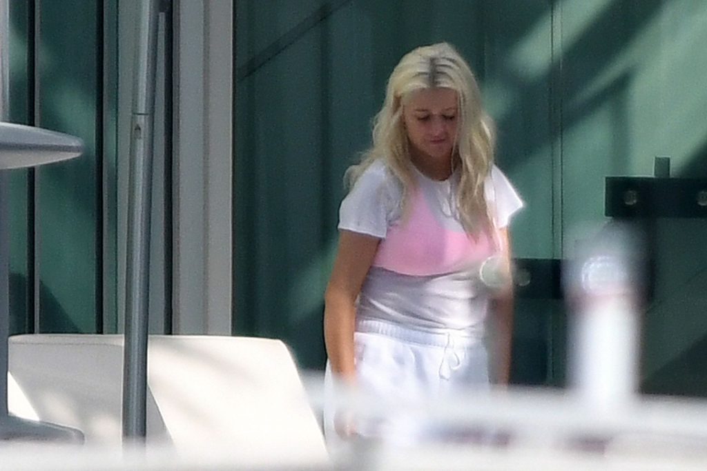 Christina Aguilera Takes a Dip in the pool Between Recording Sessions in Miami (86 Photos)