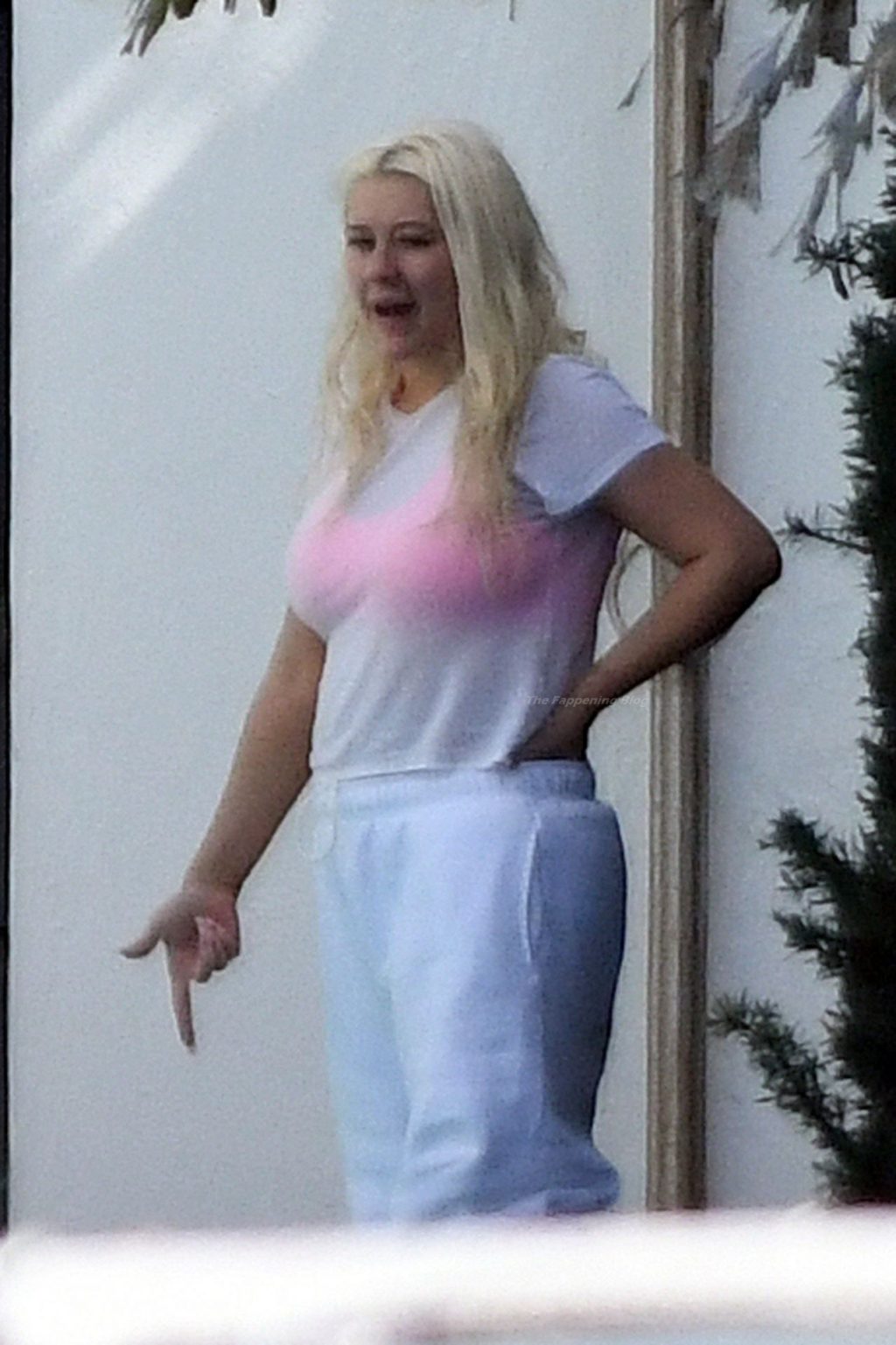 Christina Aguilera Takes a Dip in the pool Between Recording Sessions in Miami (86 Photos)