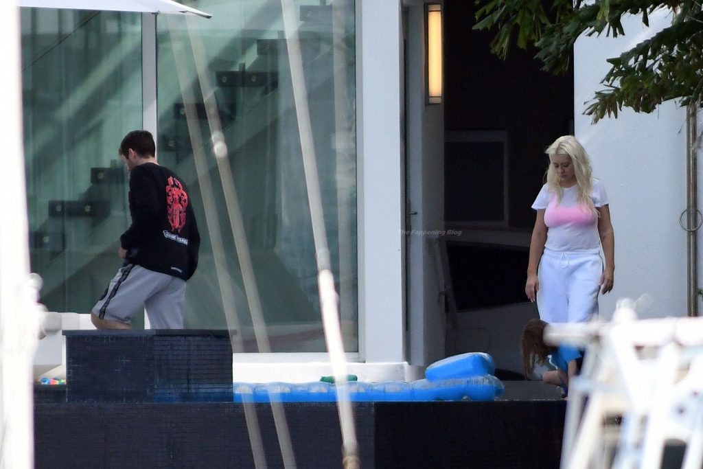 Christina Aguilera Takes a Dip in the pool Between Recording Sessions in Miami (86 Photos)