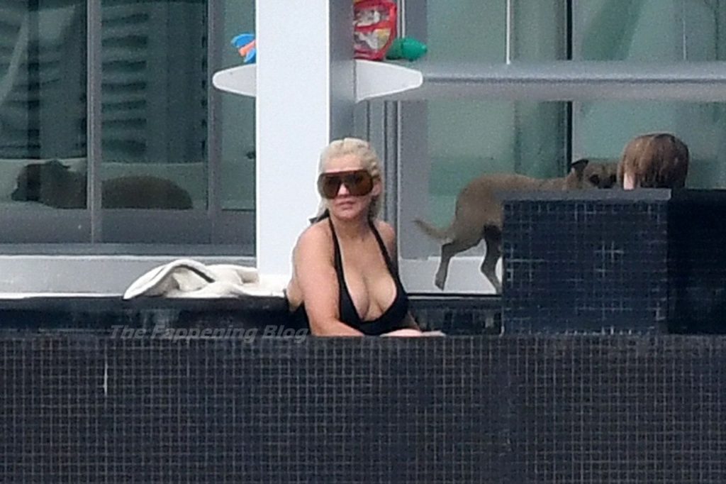 Christina Aguilera Takes a Dip in the pool Between Recording Sessions in Miami (86 Photos)