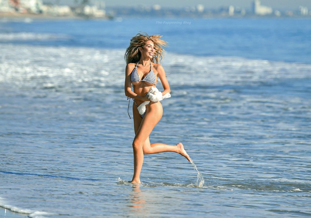 Farrah Abraham Shows Off Her Underboob in a bikini on the Beach in Malibu (36 Photos)