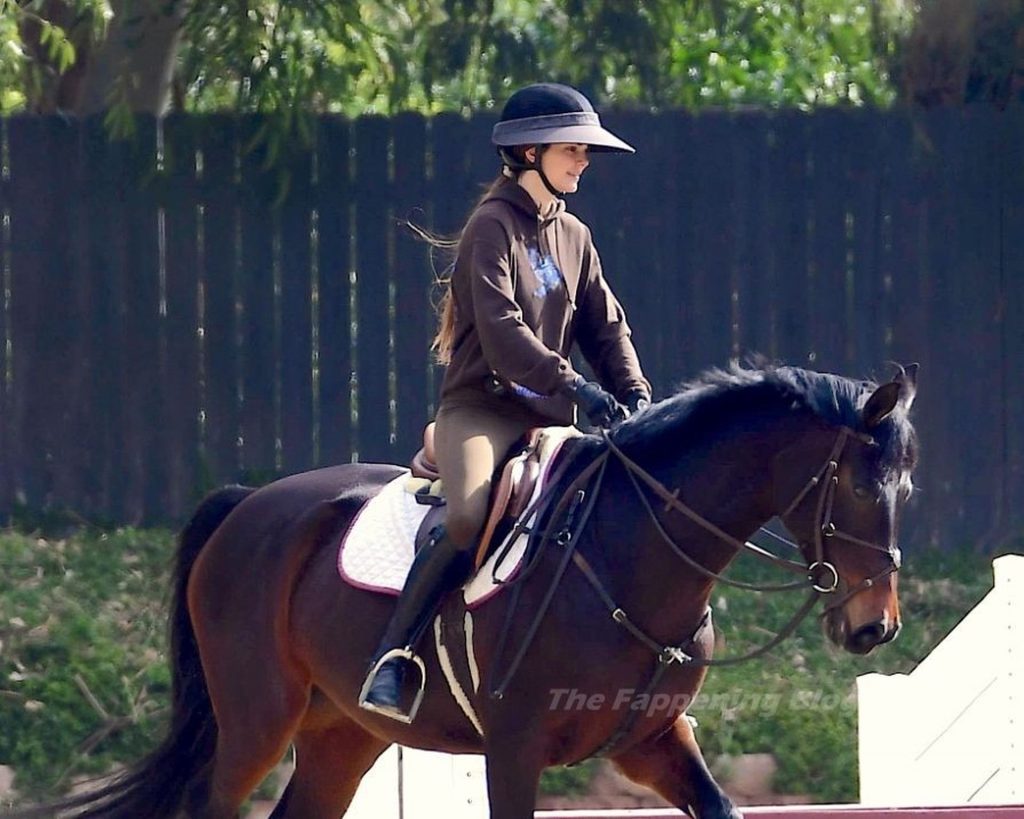 Kendall Jenner Looks Giddy as She Gets in the Saddle for a horseback Ride in Malibu (29 Photos)