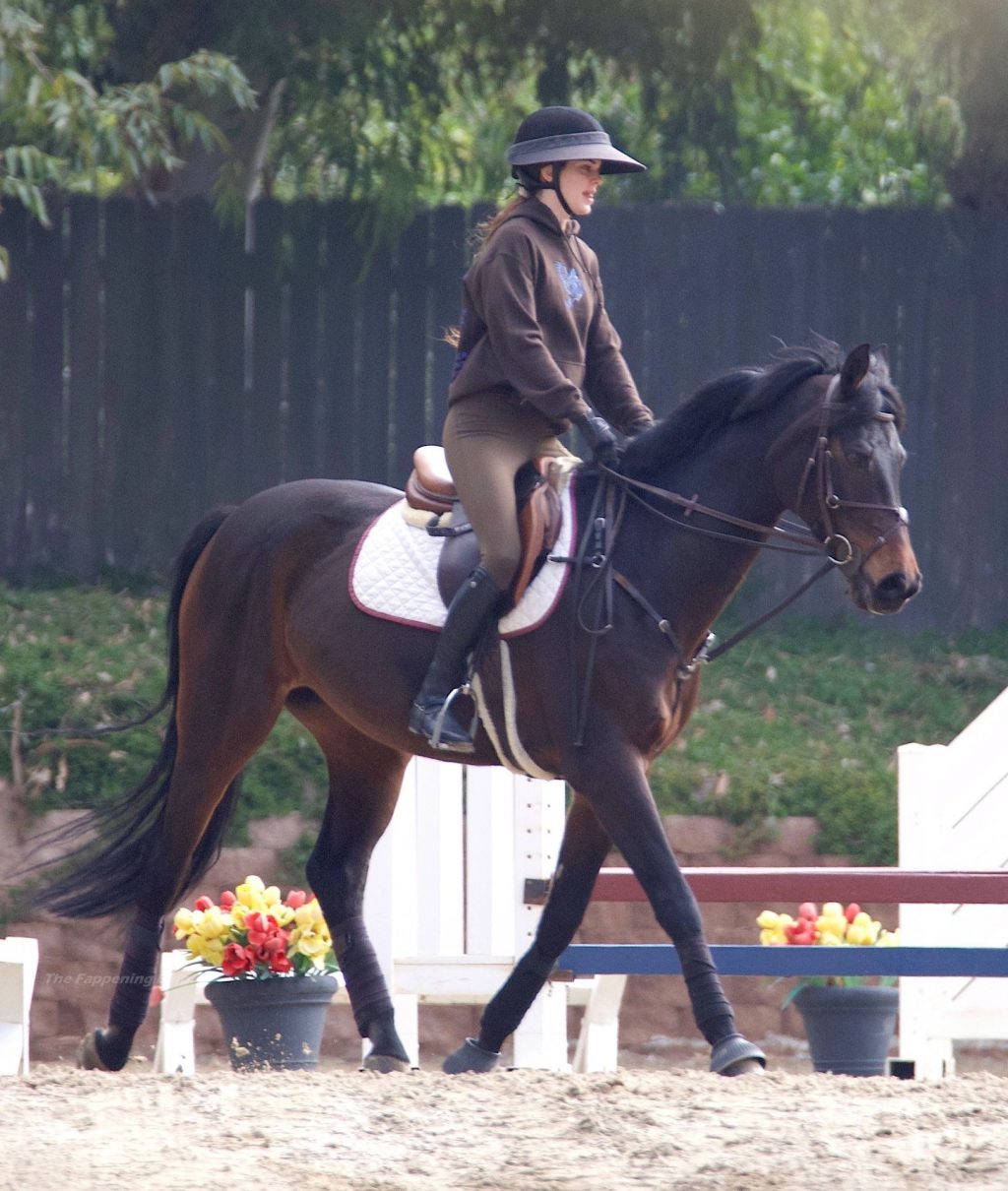 Kendall Jenner Looks Giddy as She Gets in the Saddle for a horseback Ride in Malibu (29 Photos)