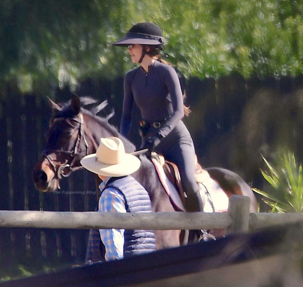 Kendall Jenner Wears a Tight Jumpsuit as She Goes Horseback Riding in Malibu (61 Photos)