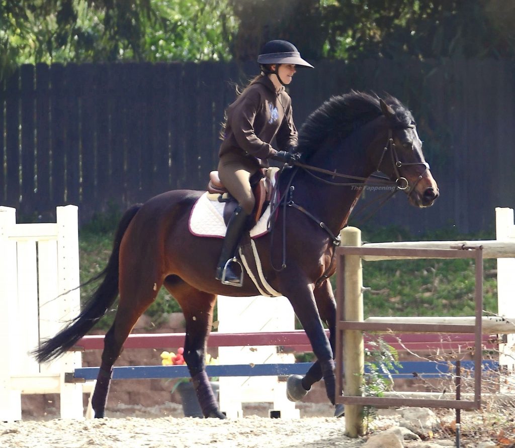 Kendall Jenner Looks Giddy as She Gets in the Saddle for a horseback Ride in Malibu (29 Photos)