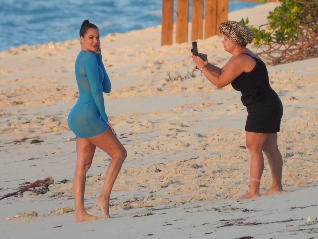 Khloe Kardashian Puts on a Very Sexy Display the Beach in Turks and Caicos (32 Photos)