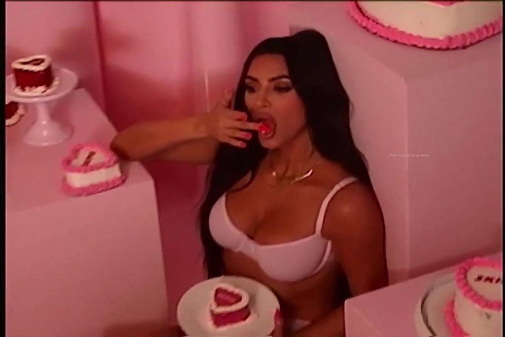 Kim Kardashian, Kylie Jenner &amp; Kendall Jenner Sexy – SKIMS (41 Pics + Videos)