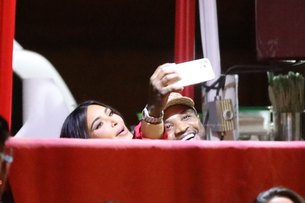 Kim Kardashian Enjoys a Ladies Night with Kourtney, La La Anthony After Filing For Divorce (51 Photos)