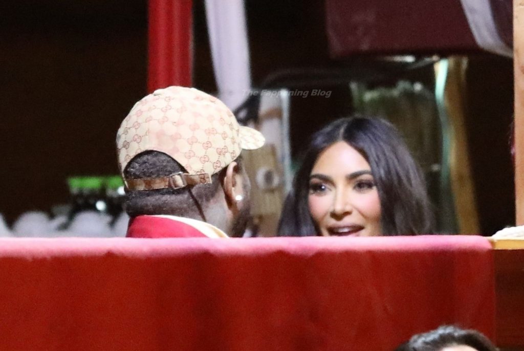 Kim Kardashian Enjoys a Ladies Night with Kourtney, La La Anthony After Filing For Divorce (51 Photos)