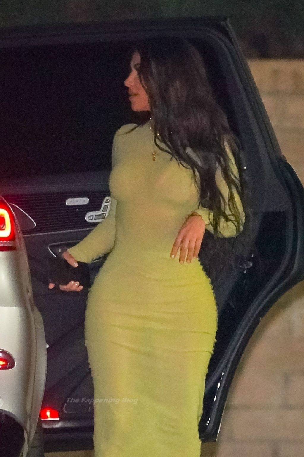 Kim Kardashian Enjoys a Ladies Night with Kourtney, La La Anthony After Filing For Divorce (51 Photos)