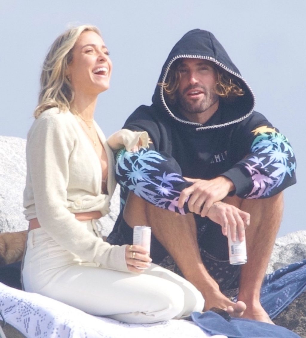 Kristin Cavallari &amp; Brody Jenner Have a Flirty Beach Date (40 Photos)