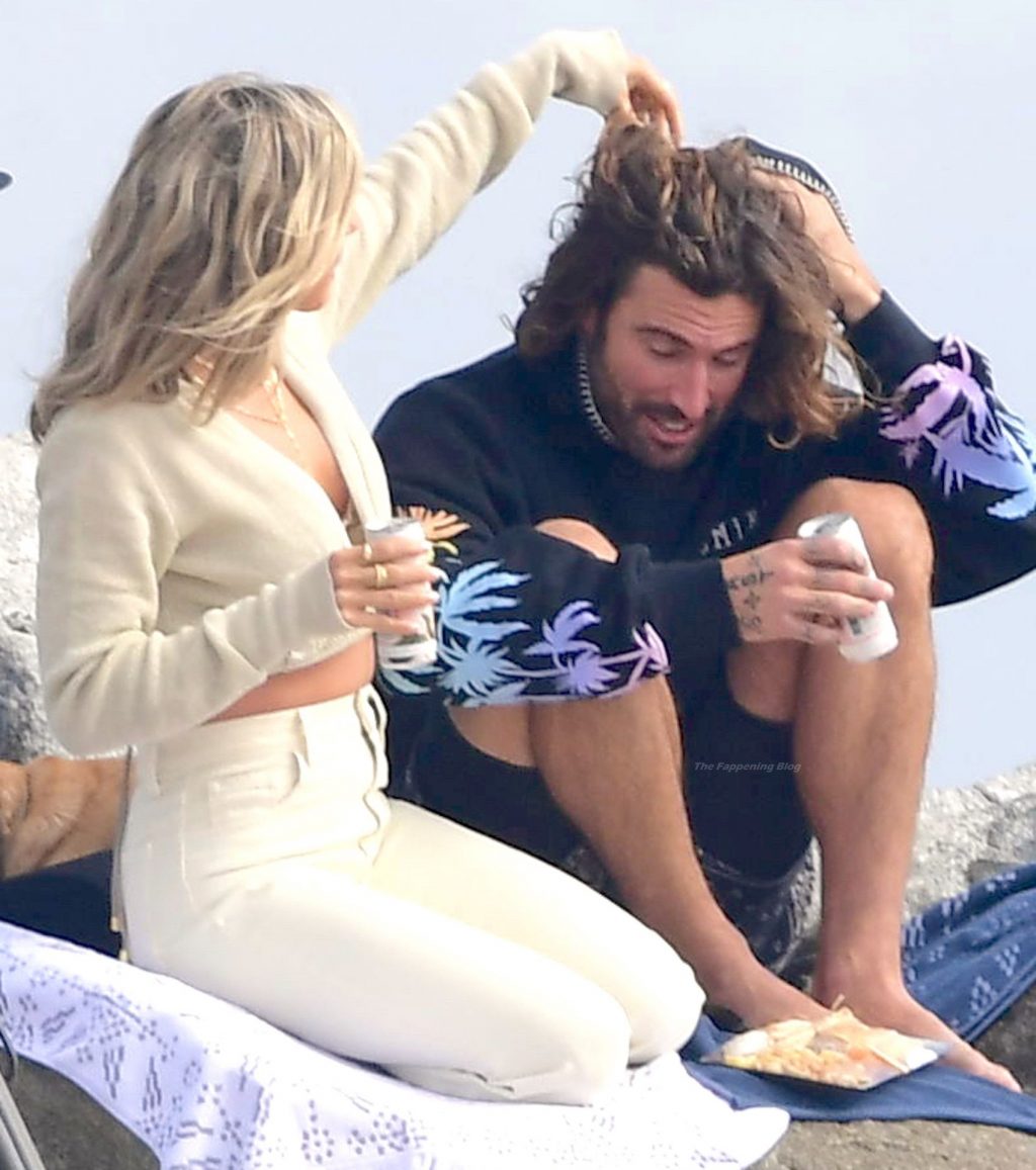 Kristin Cavallari &amp; Brody Jenner Have a Flirty Beach Date (40 Photos)