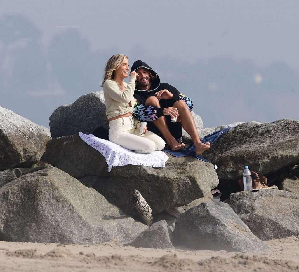 Kristin Cavallari &amp; Brody Jenner Have a Flirty Beach Date (40 Photos)