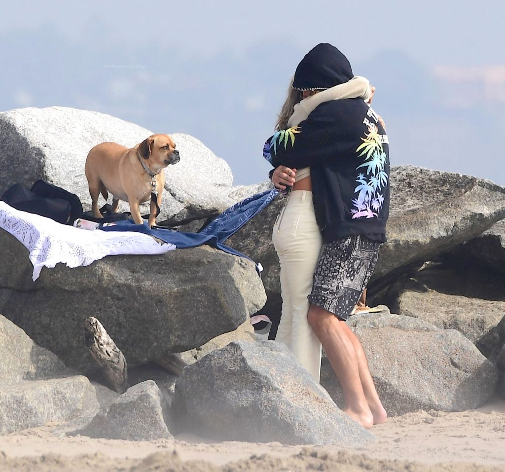 Kristin Cavallari &amp; Brody Jenner Have a Flirty Beach Date (40 Photos)