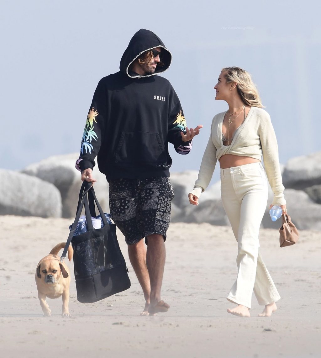 Kristin Cavallari &amp; Brody Jenner Have a Flirty Beach Date (40 Photos)