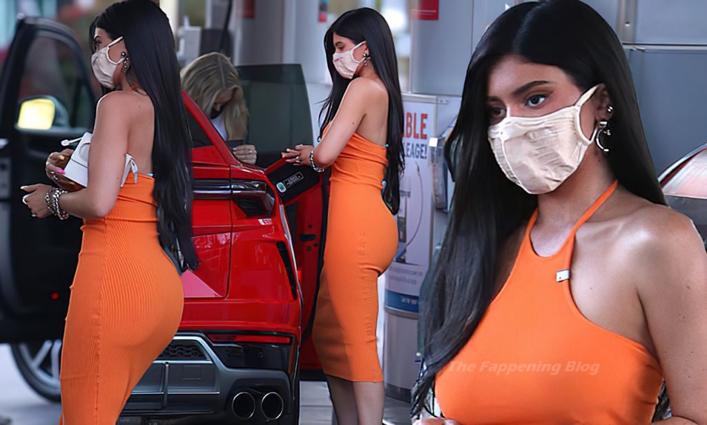 Curvy Kylie Jenner Steps Out in Public in Los Angeles (23 Photos)