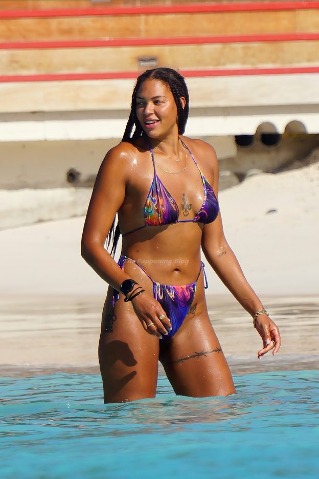 Liz Cambage Enjoys The Beach At The Eden Rock Hotel