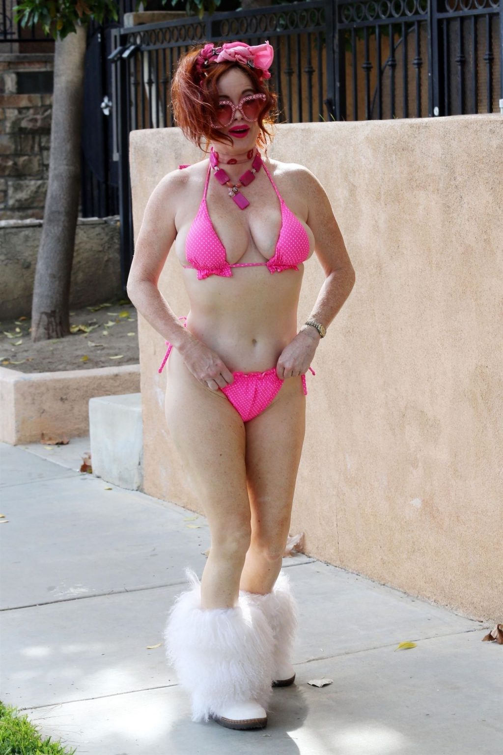 Phoebe Price Shows Off Her Curves in a Pink Bikini (42 Photos)