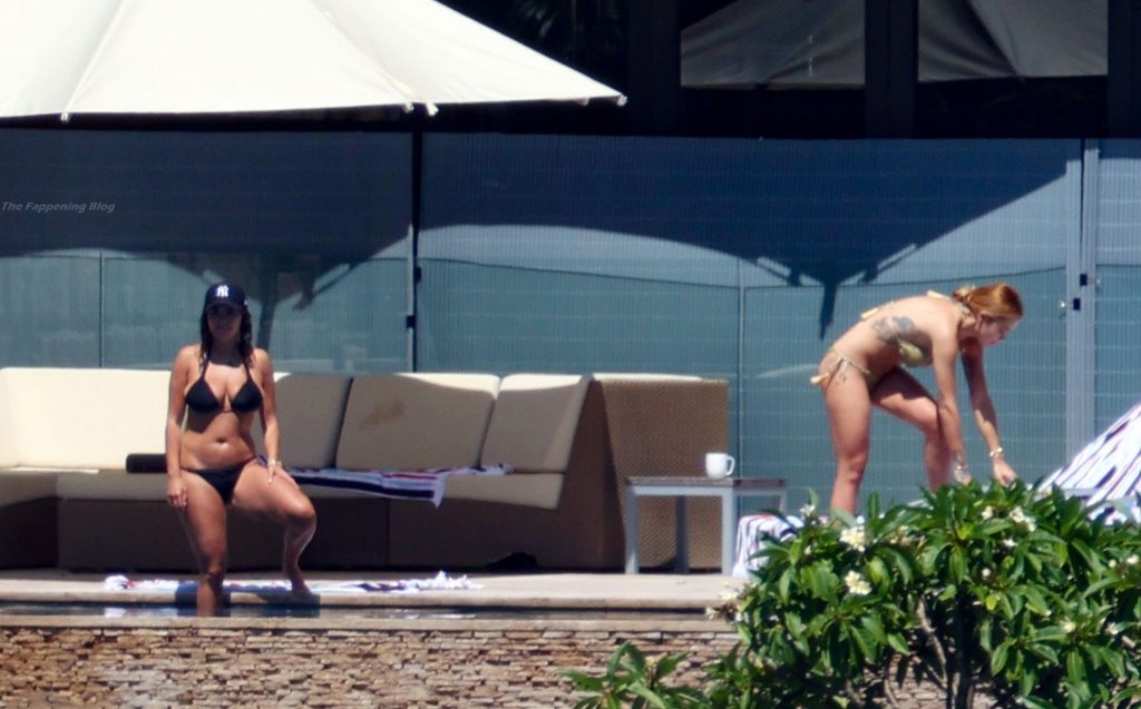 Rita Ora Shows Off Her Impressive Curves While Sunbathing with Her Sister in Sydney (41 Photos)