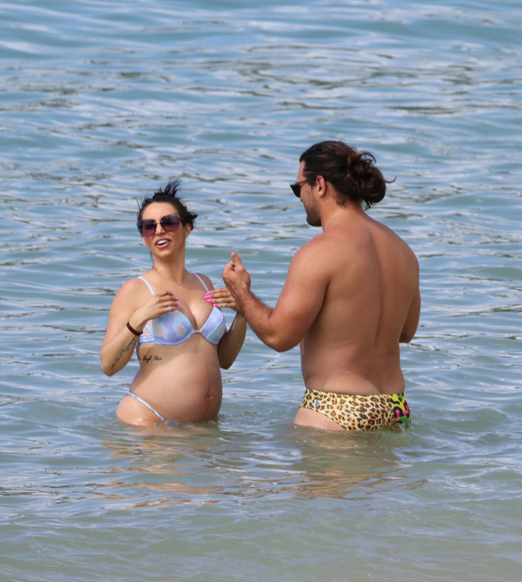 Scheana Shay & Brock Davies Enjoy a Day at The Beach in Hawaii (30 Phot...