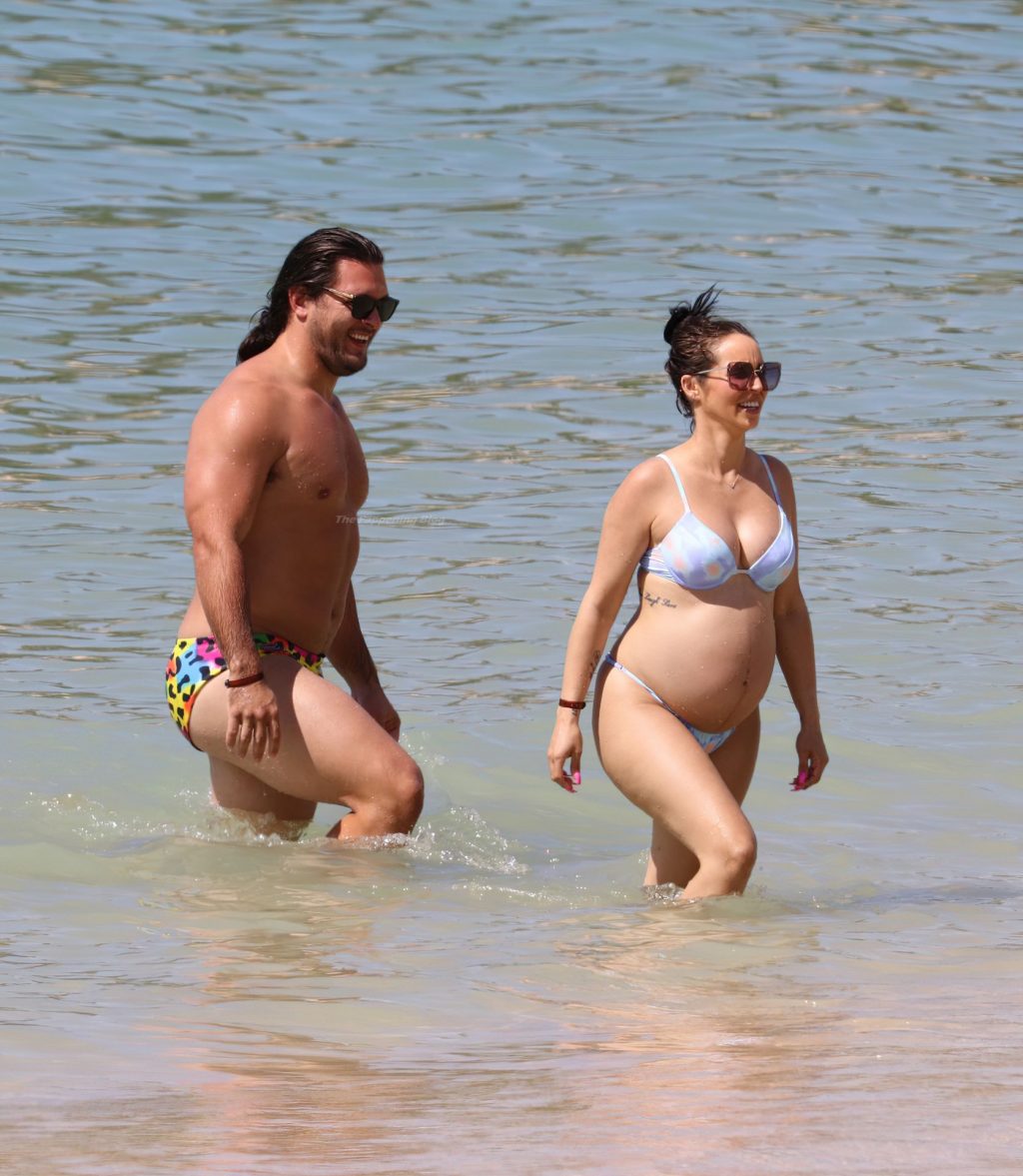 Scheana Shay &amp; Brock Davies Enjoy a Day at The Beach in Hawaii (30 Photos)