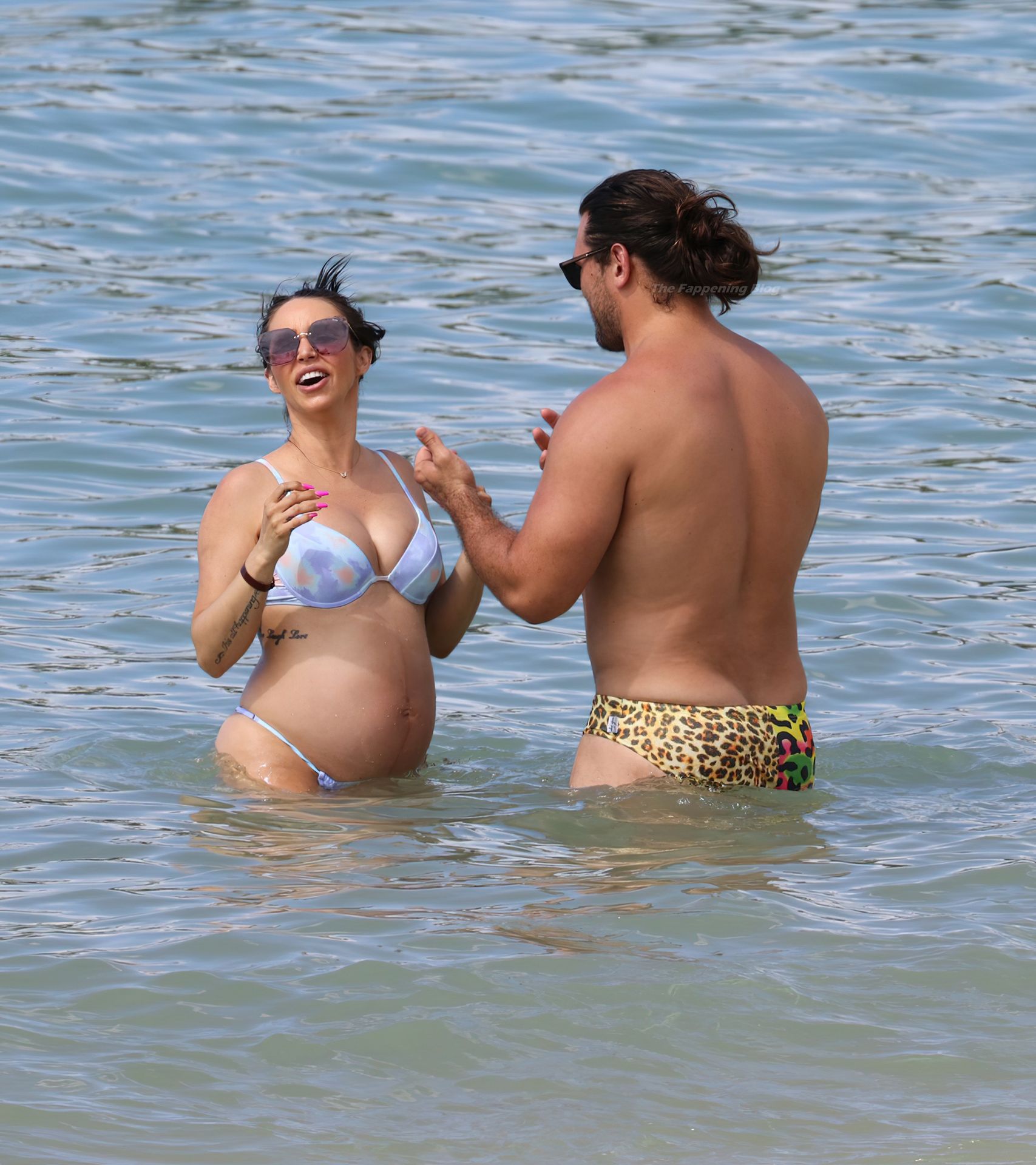 Scheana Shay & Brock Davies Enjoy a Day at The Beach in Hawaii (30 Phot...