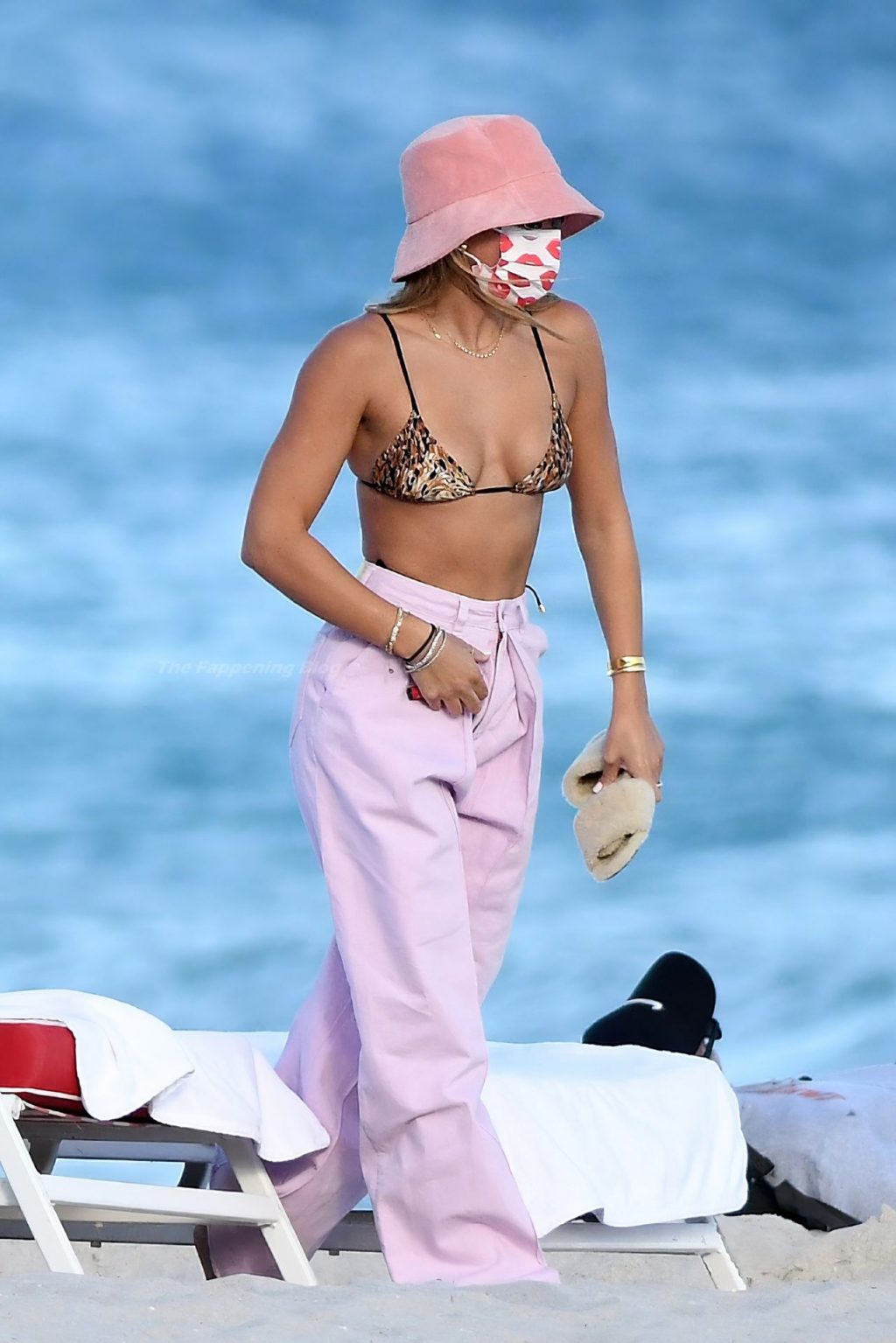 Sofia Richie Rocks a Bikini and Kisses a Mystery Man on the Beach in Miami (82 Photos)