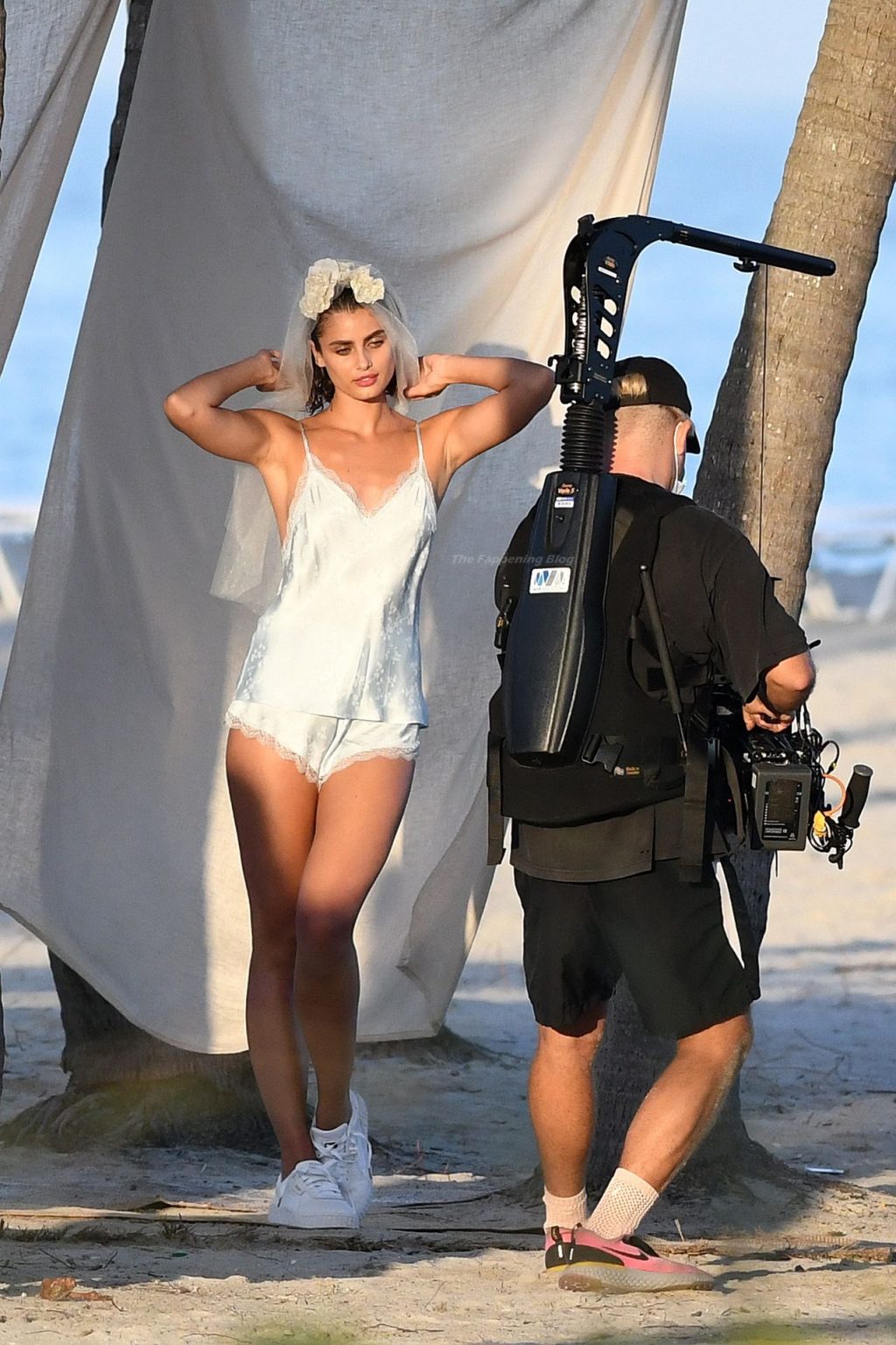 Taylor Hill Poses During a Victoria’s Secret Photoshoot in Miami (40 Photos)
