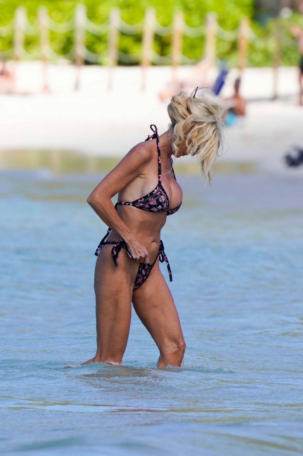 Victoria Silvstedt Flaunts Her Fit MILF Body on the Beach (40 Photos)