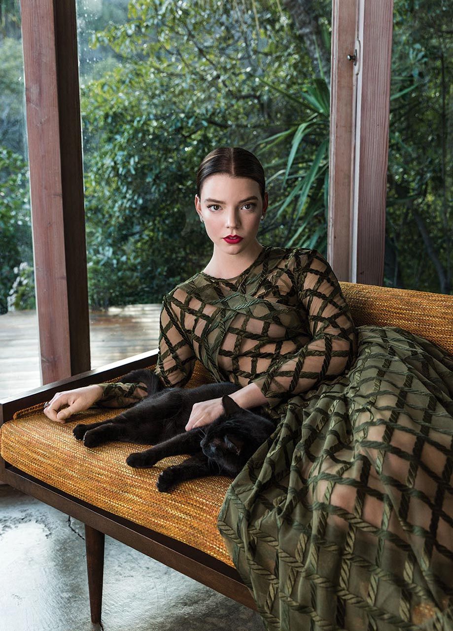 Anya Taylor-Joy Nude &amp; Sexy Collection (91 Photos + Videos)