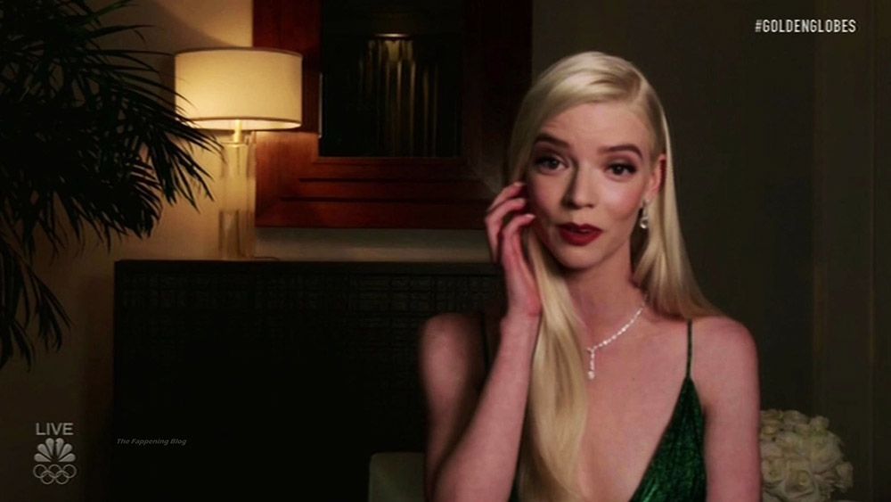 Anya Taylor-Joy Nude &amp; Sexy Collection (91 Photos + Videos)