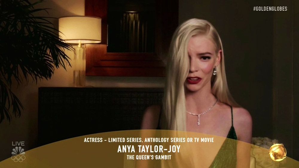 0203111904966_74_Anya-Taylor-Joy-Sexy-Cleavage-Hot-17-thefappeningblog.com_.jpg