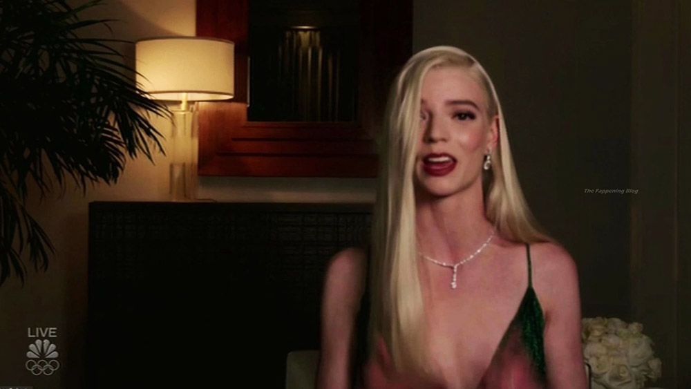 Anya Taylor-Joy Nude &amp; Sexy Collection (91 Photos + Videos)