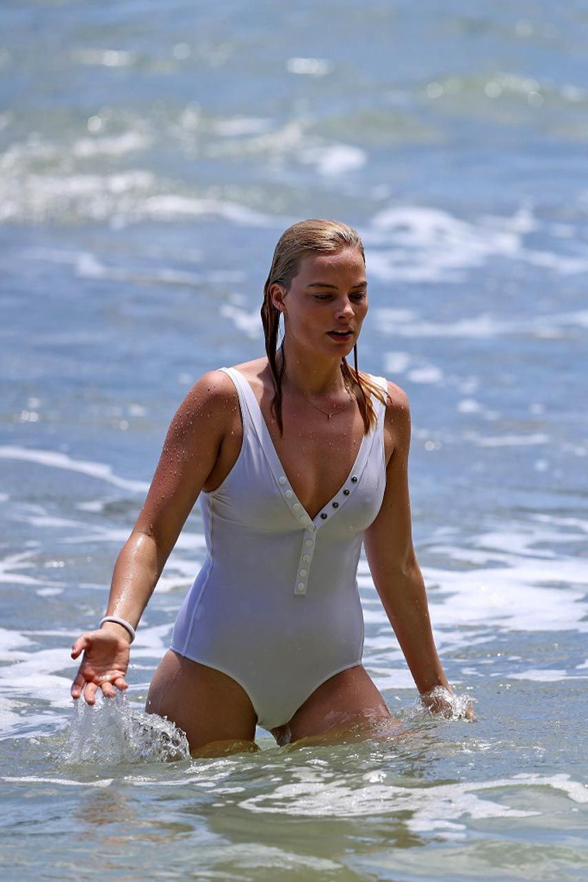 Margot Robbie Nude LEAKED &amp; Sexy (190 Photos + Videos) [Updated]
